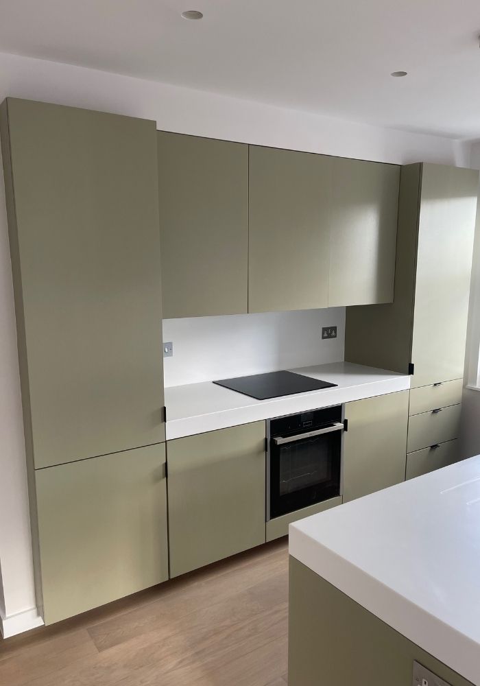 How to Choose Kitchen Handles: Complete Guide for Resprayed Kitchens